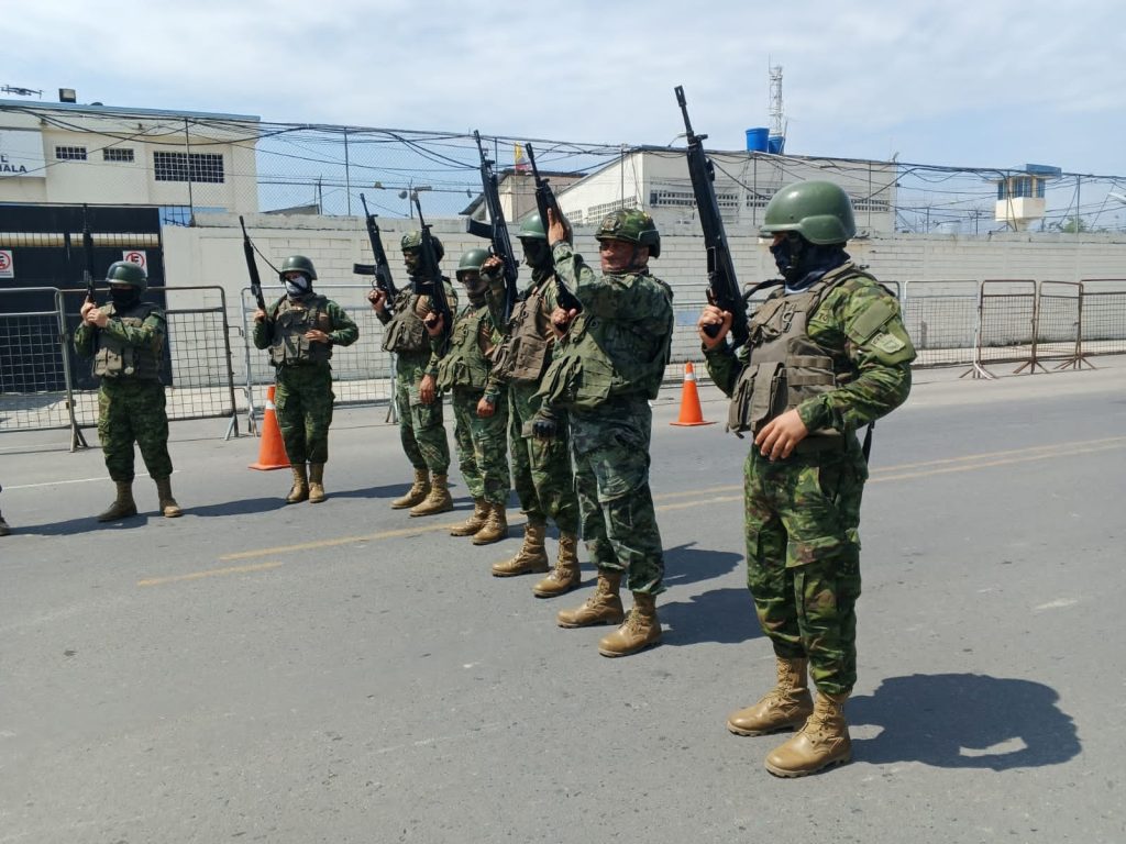 Militares controlan cárceles en Machala y Zaruma