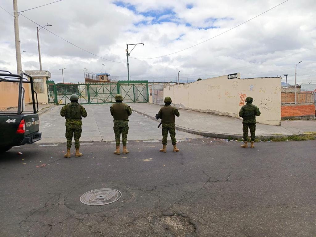 Militares resguardan la cárcel de Cuenca