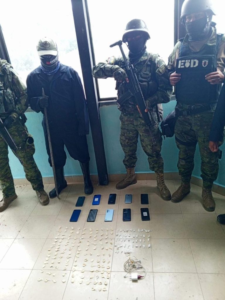 Militares controlan la cárcel de Turi