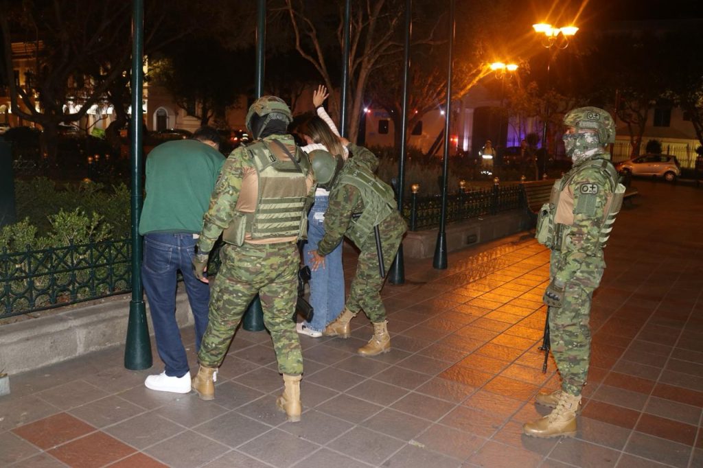 Militares realizan controles en Cuenca
