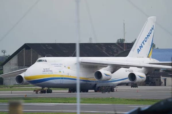Avión ucraniano llegó a Ecuador con ayuda militar de Estados Unidos