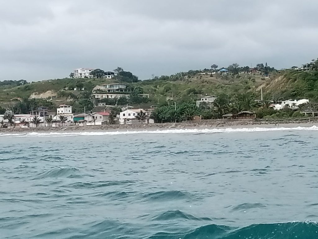 La Armada realiza tareas de búsqueda y rescate de un turista desaparecido en la playa de la comuna San José