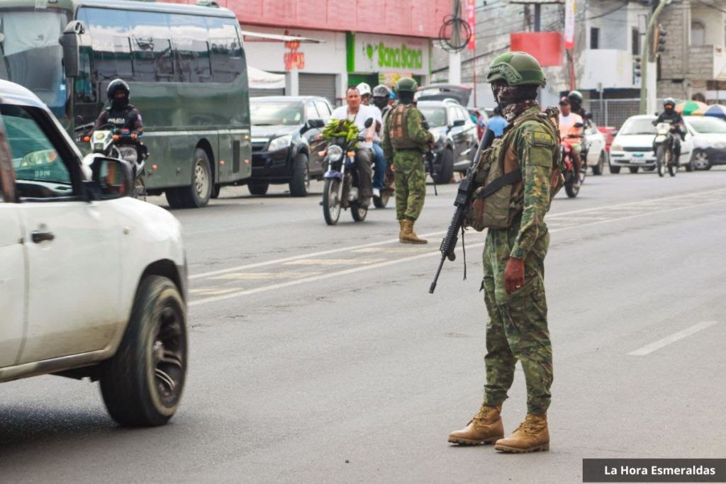 Control militar y policial en Esmeraldas