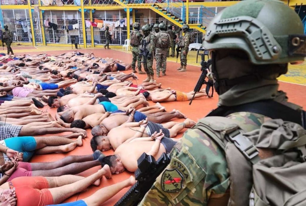 Policías y militares intervienen en la Penitenciaría de Guayaquil