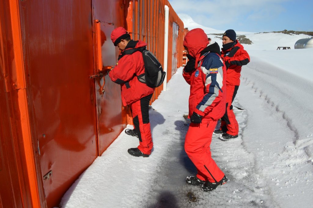 Continúan los trabajos en la estación Pedro Vicente Maldonado en la Antártida