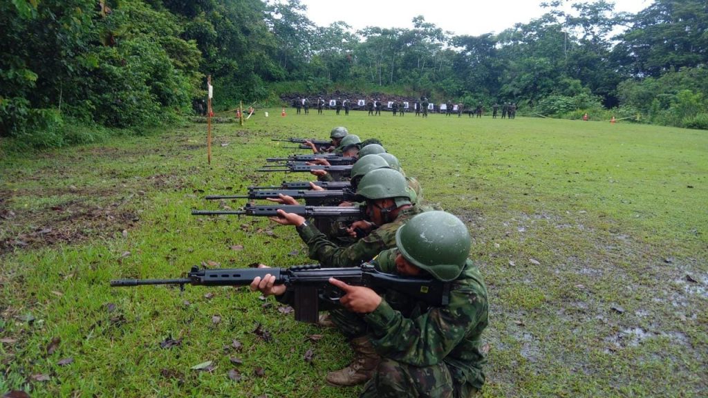 En Orellana, conscriptos perfeccionan el tiro al blanco