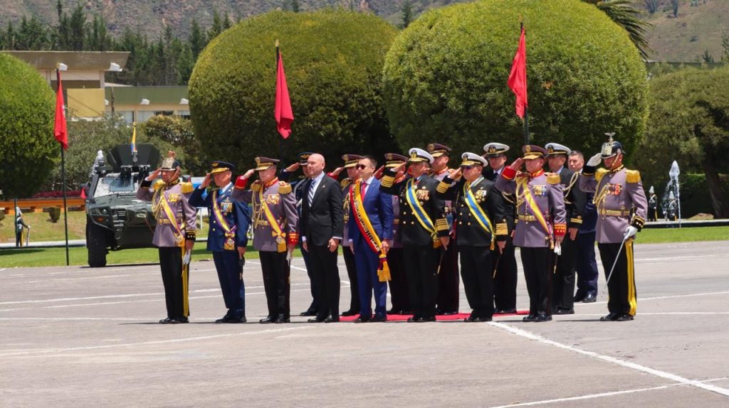 Condecoración Al Mérito Militar se realizó por el Día del Ejército