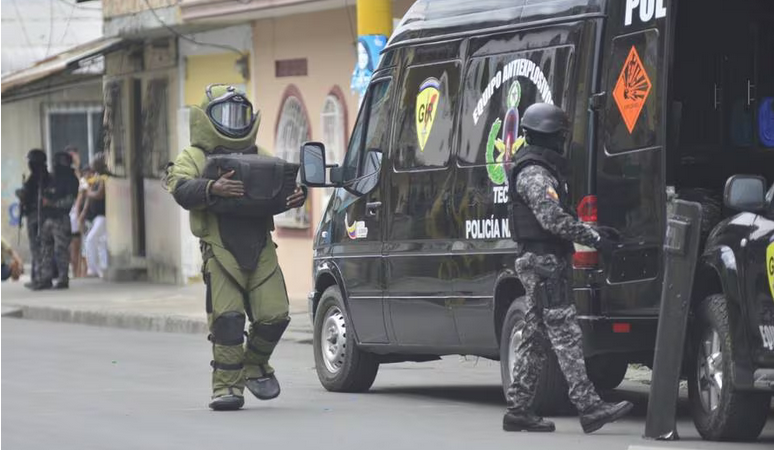 Fuerzas Armadas y Policía Nacional hallan pentolita cerca del estadio Monumental