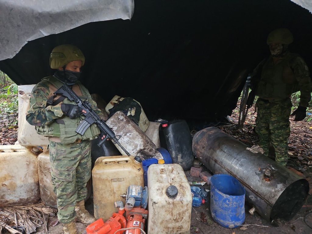 Militares ubican laboratorio de droga