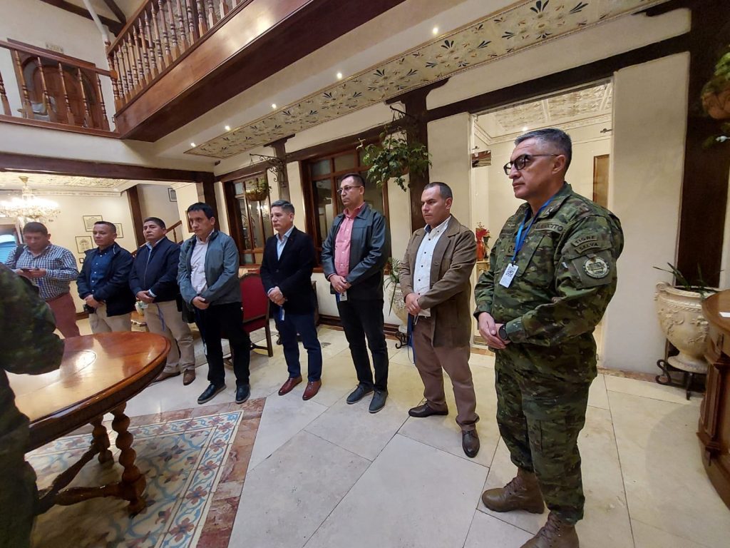 Cita de delegaciones de militares de Ecuador y Perú en Cuenca