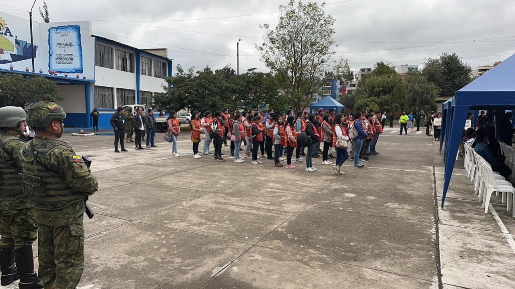 En Ambato, militares realizan simulacro de Consulta Popular