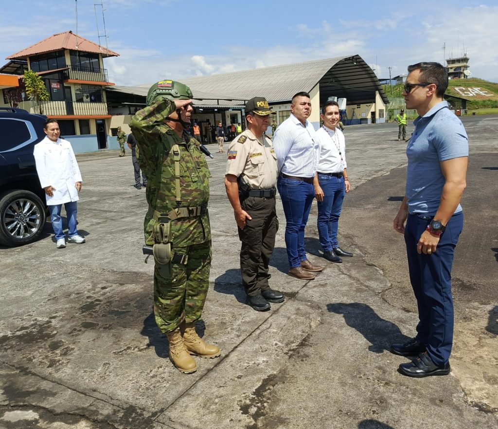 Primer Mandatario visita destacamento en Pastaza