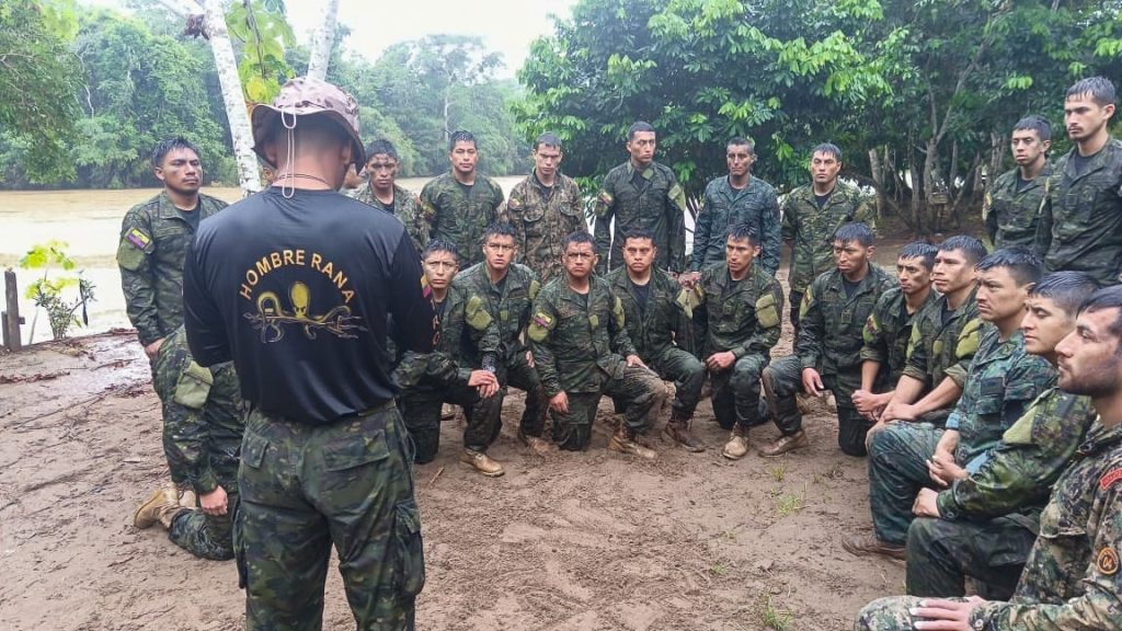 Curso de Contraterrorismo se refuerza con técnicas de combate en selva y ambiente rural