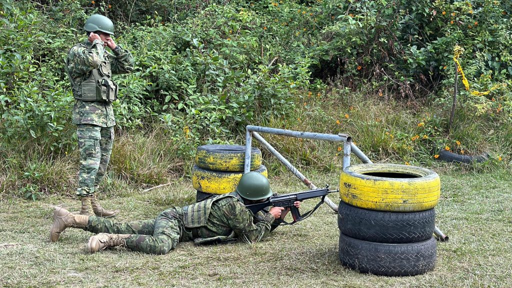 Militares se preparan con nuevas técnicas de combate