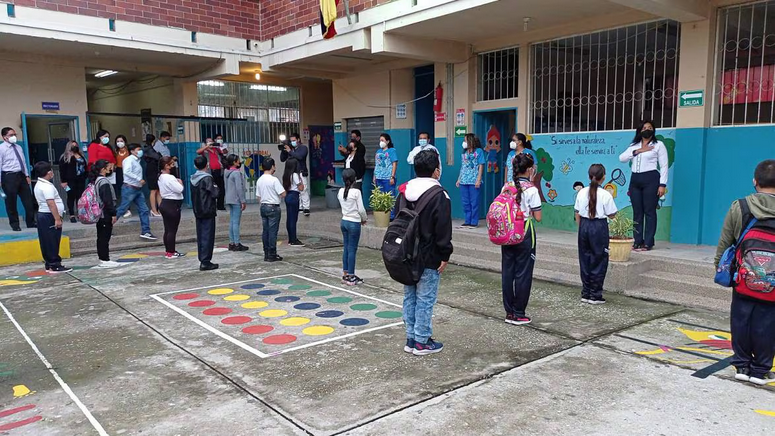 Nueva malla curricular incluirá la Cívica