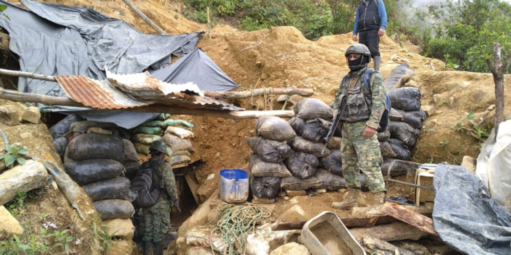 Ejército Ecuatoriano apoya investigaciones a su personal por presunta minería ilegal