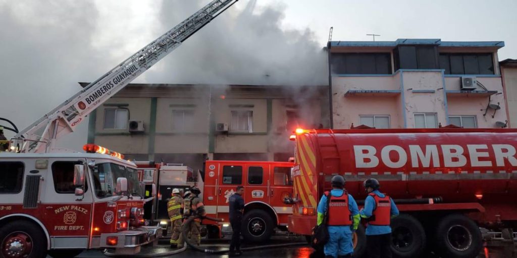 Guayaquil amaneció con un incendio estructural