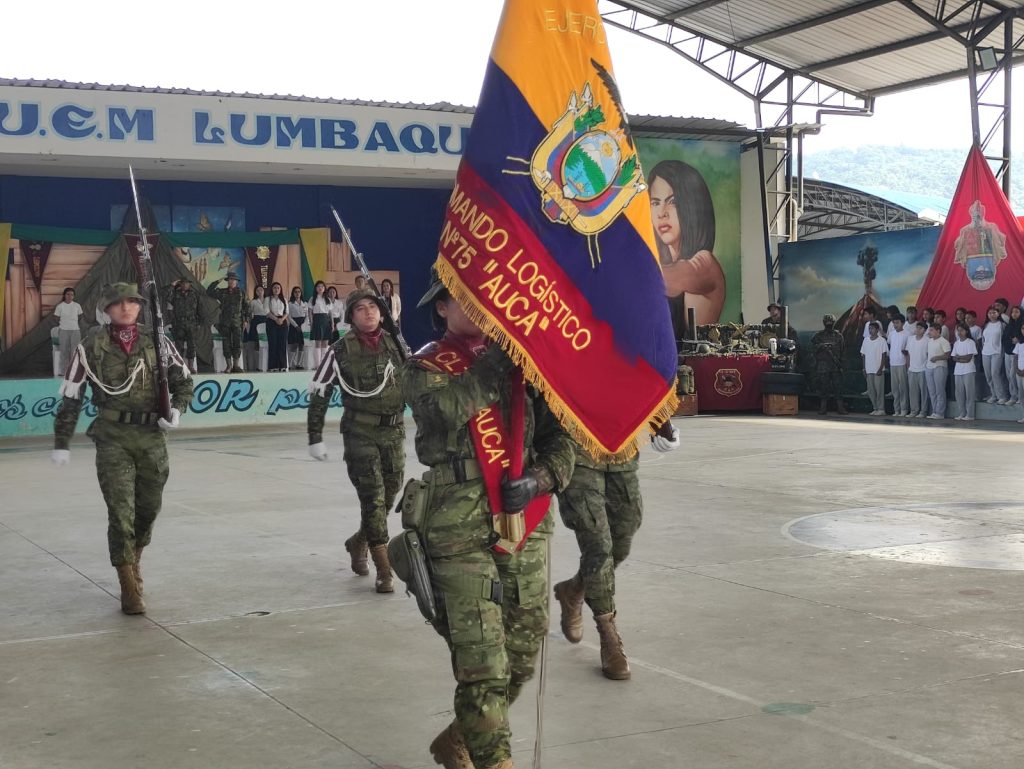 Ceremonia por el Día del Escudo Nacional