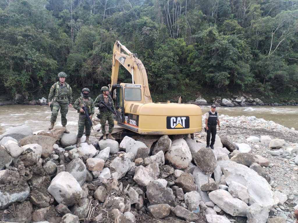 Militares controlan campamento minero