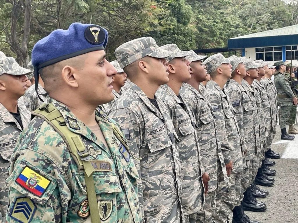 ¡Más seguridad para los ecuatorianos: 5.000 reservistas están apoyando las labores de defensa de la Patria!