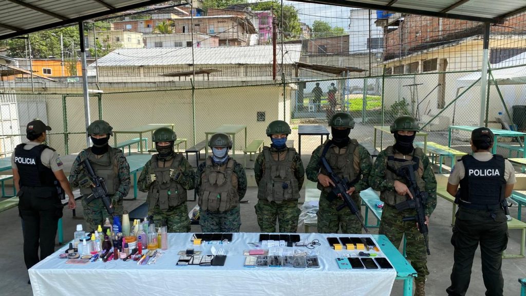 Fuerzas Armadas requisan cárcel en Manabí