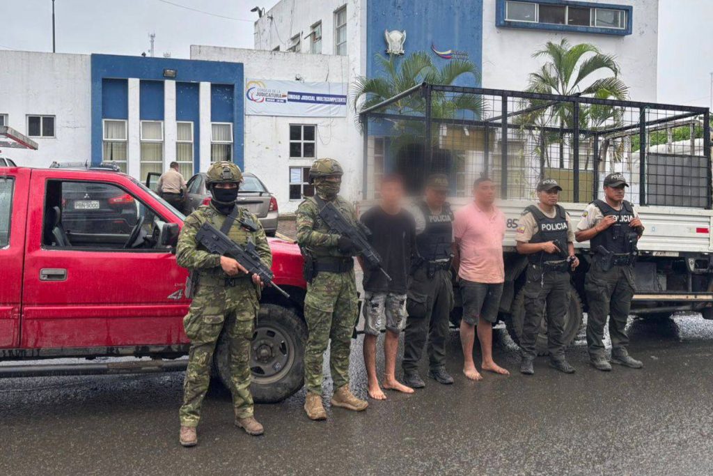 Militares recuperan vehículos robados