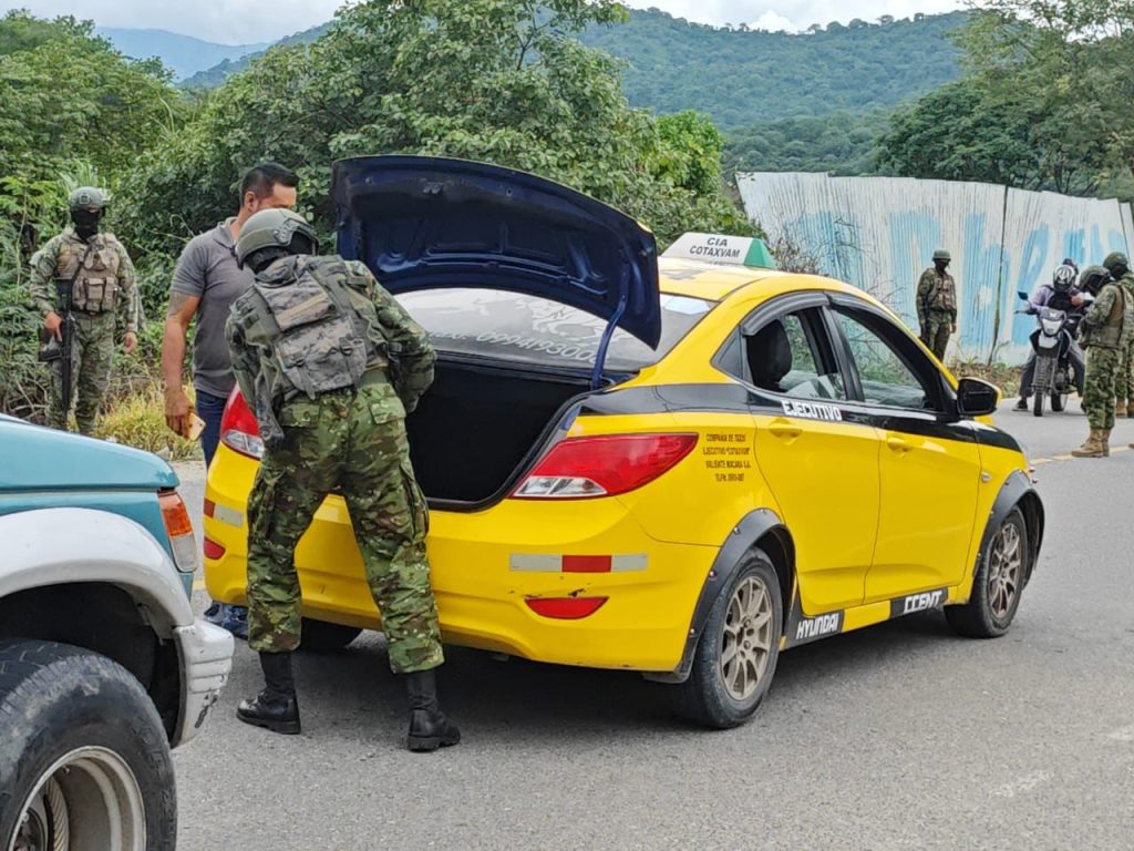 Militares refuerzan operativos en Loja