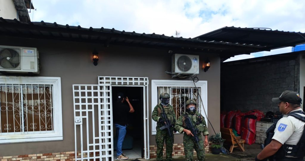 Fuerzas Armadas localiza armamento en domicilio