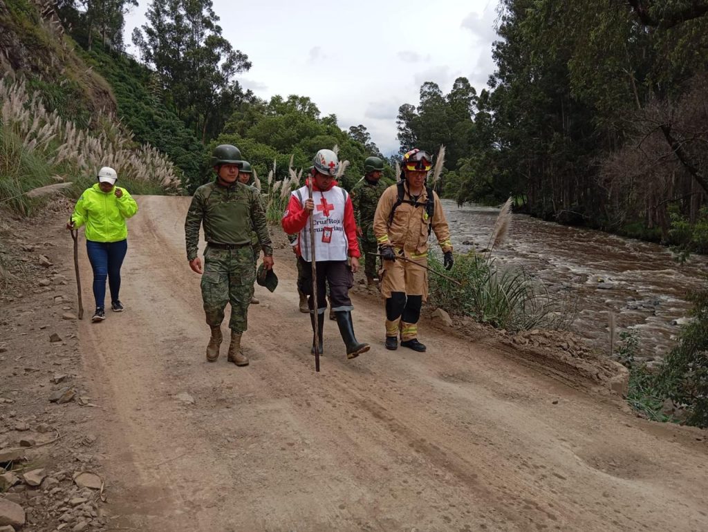 FFAA refuerzan operaciones de búsqueda y rescate