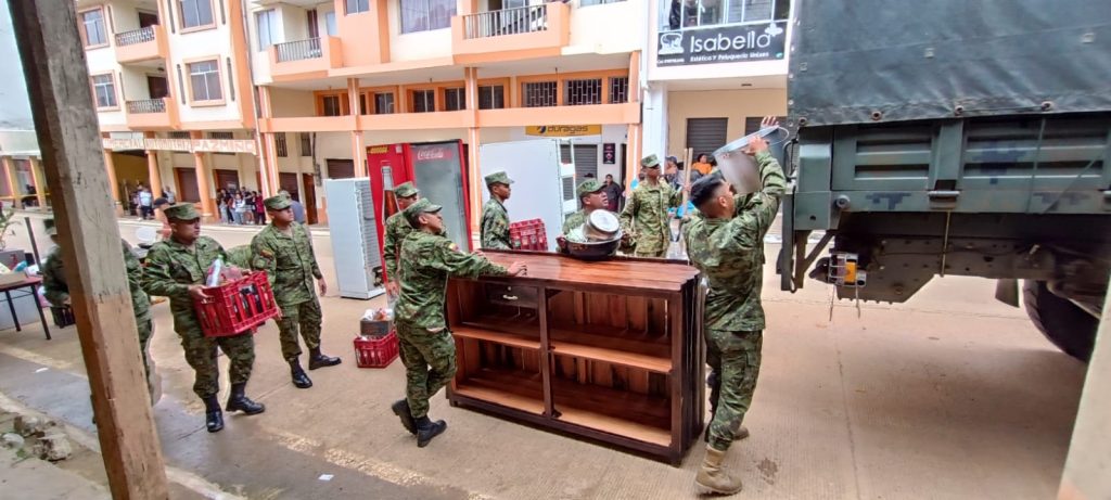 Fuerzas Armadas apoyan evacuación en Celica