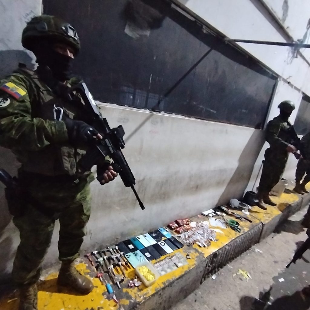 Fuerzas Armadas controlan cárcel El Inca