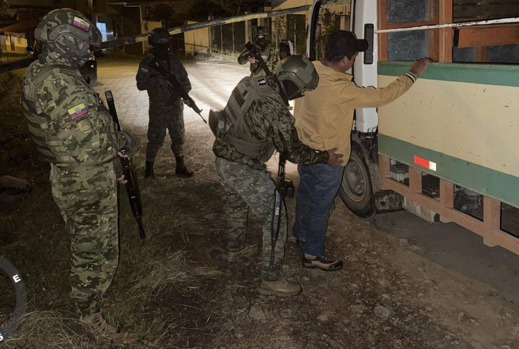 Fuerzas Armadas realiza operativos en Loja