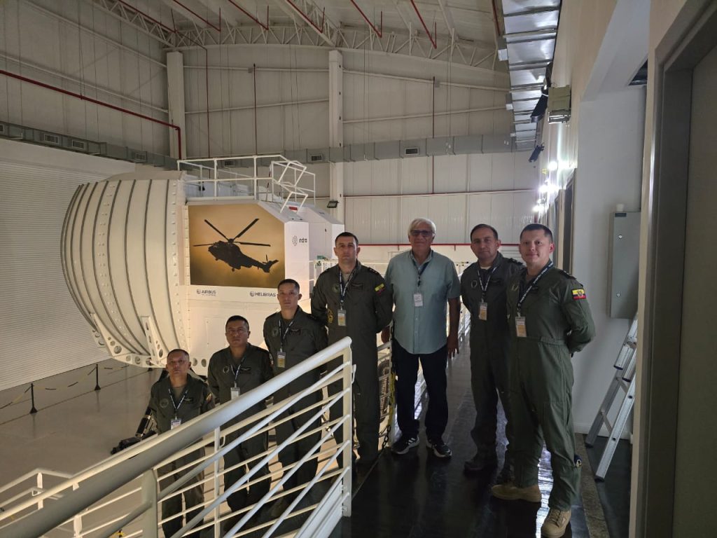 Ejército se capacita en Curso de Habilitación de Helicóptero