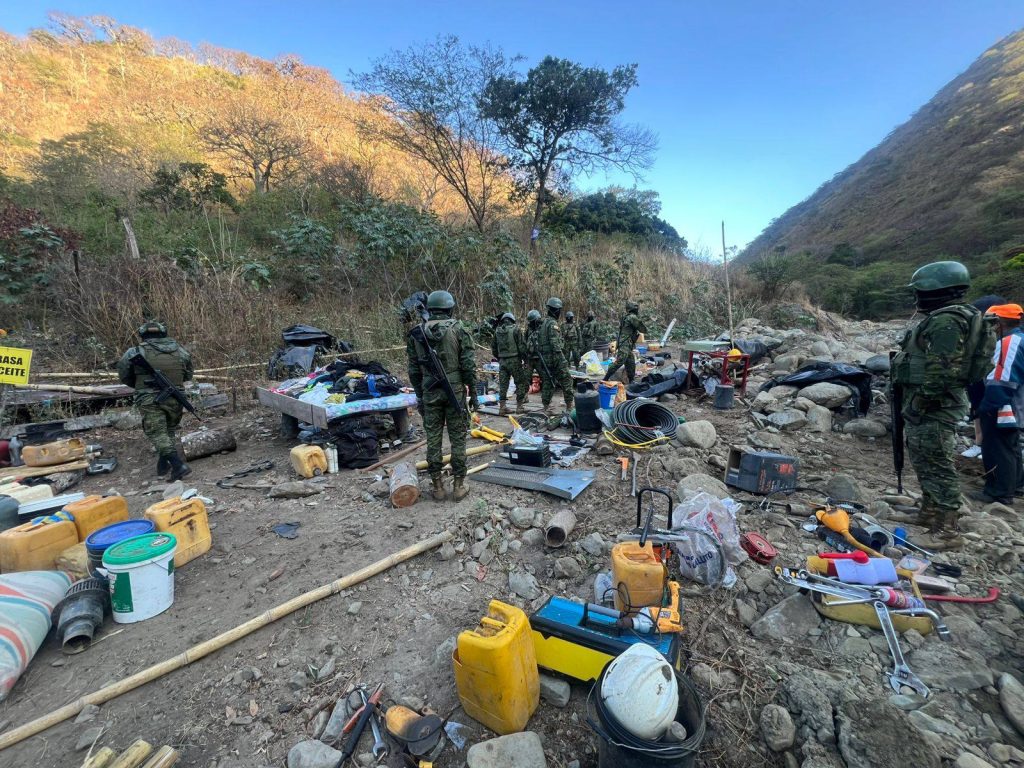 Operativos de Fuerzas Armadas en contra de la minería ilegal en Loja