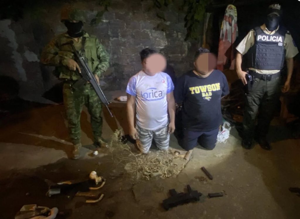 Militares capturan a presuntos integrantes de grupo de delincuencia organizada