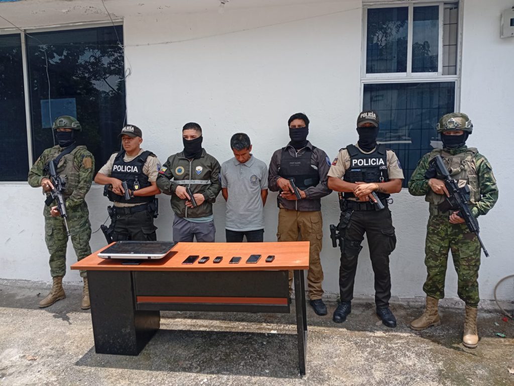 1.- FF. AA. combate la pornografía infantil