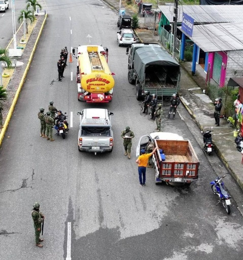 Fuerzas Armadas resguardan sectores estratégicos del país