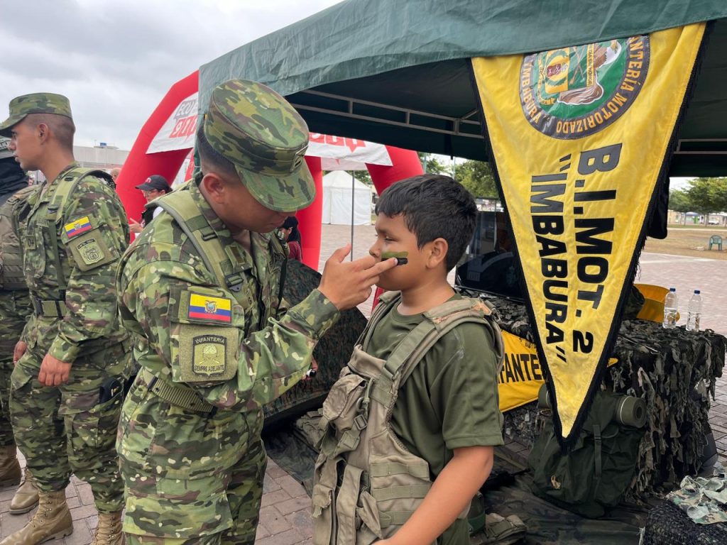 Militares gestionan brigadas sociales en la frontera sur