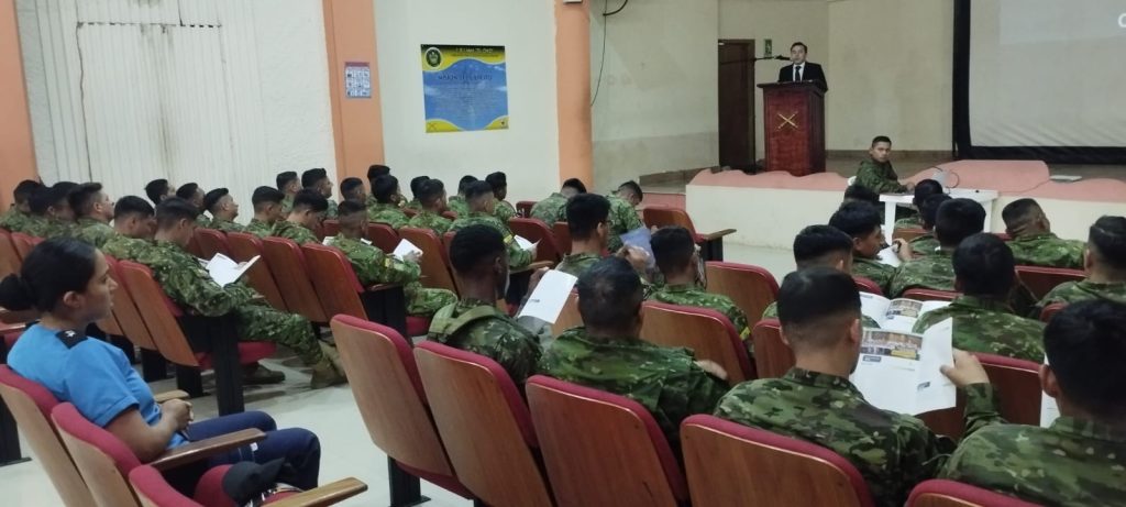 Militares se capacitan en Derechos Humanos