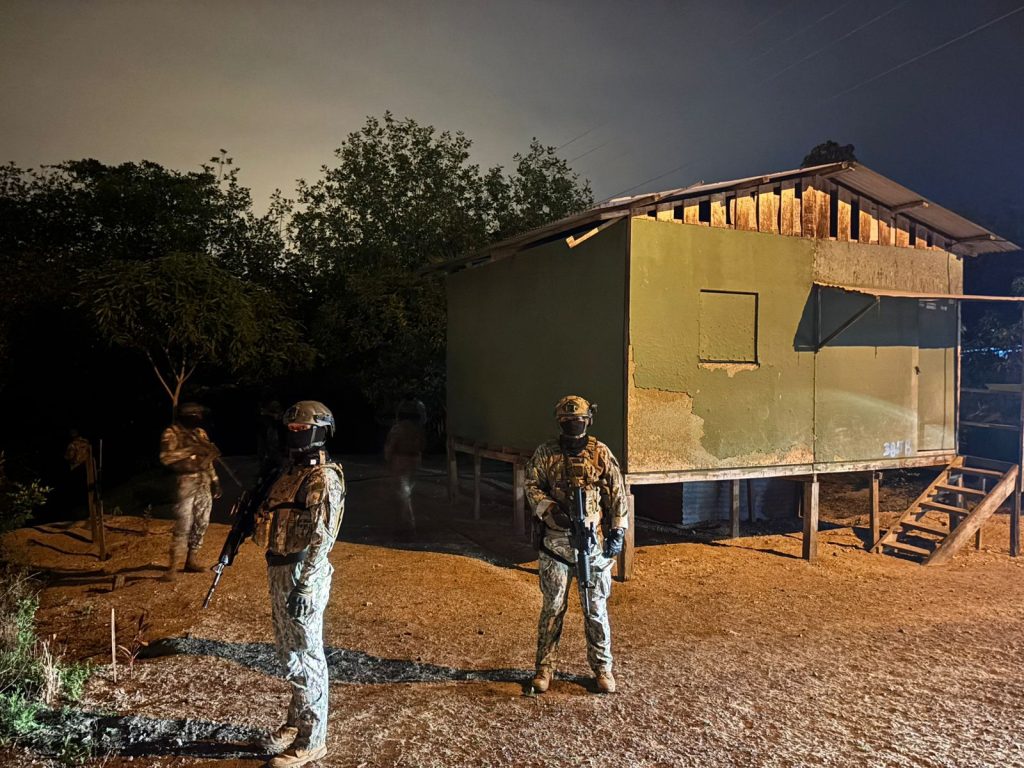 Fuerzas Armadas fortalecen operativos en Atacames