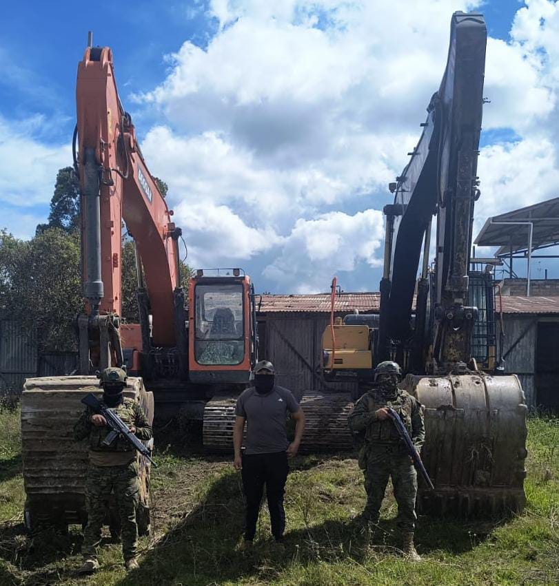 Ejército Ecuatoriano frena la minería ilegal en la frontera sur
