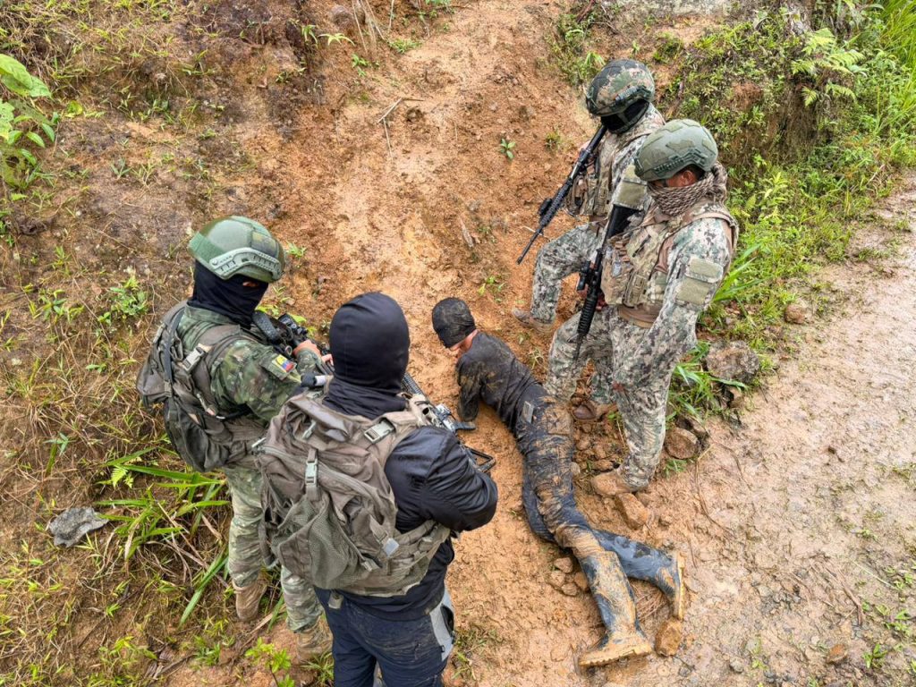 Fuerzas Armadas aprehende a alias Cali miembro del Frente Oliver Sinisterra
