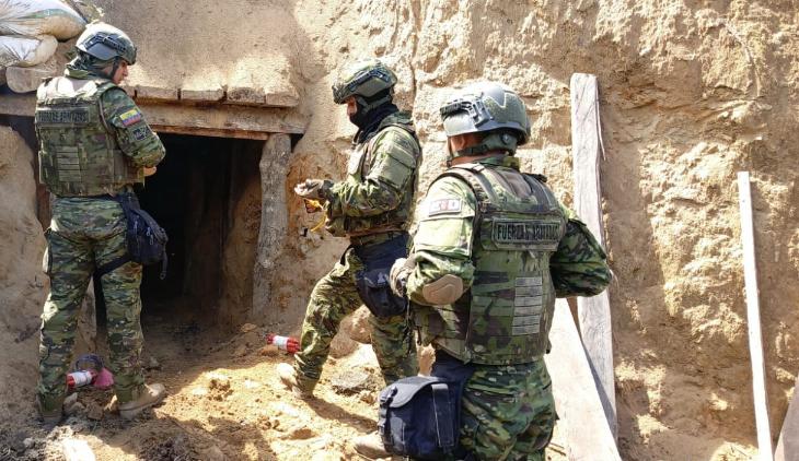 Militares neutralizan la minería ilegal en Ponce Enríquez
