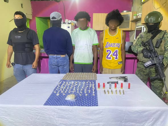 FF.AA. detienen a presuntos integrantes de Los Tiguerones en Quinindé