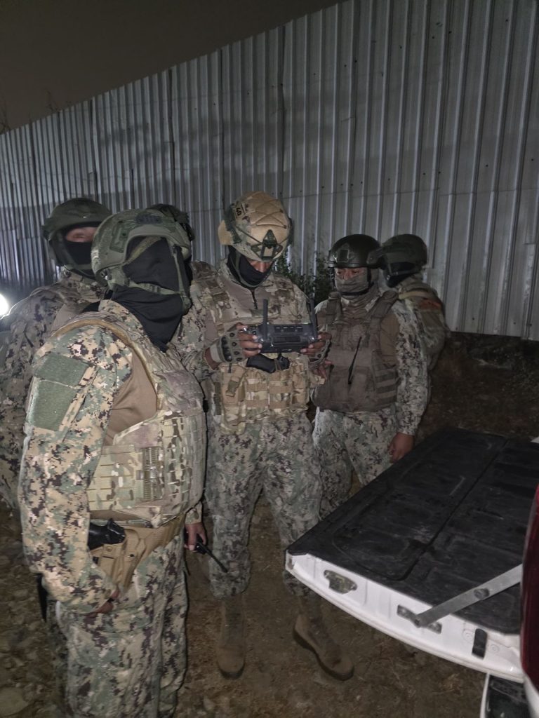 Armada del Ecuador ejecuta operativos en Nueva Presperina