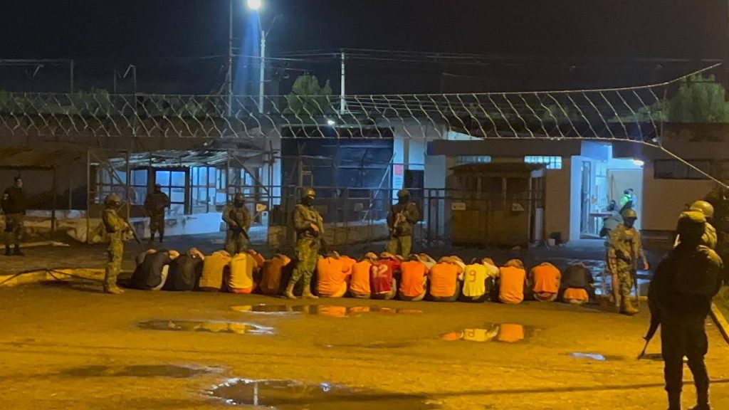 Operativos en cárcel de Riobamba desbarata red criminal