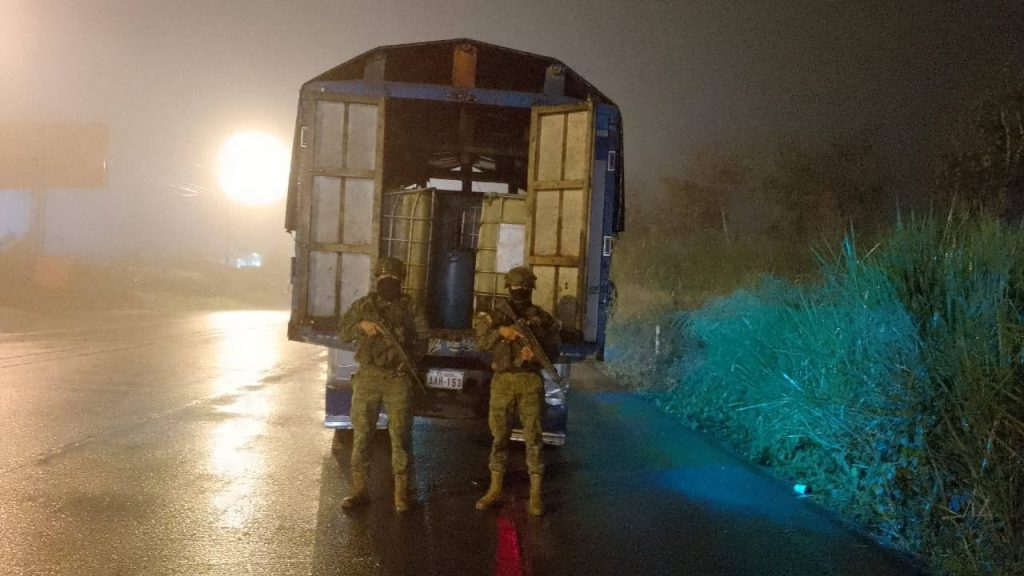 Ejército Ecuatoriano recupera mil galones de diésel robado