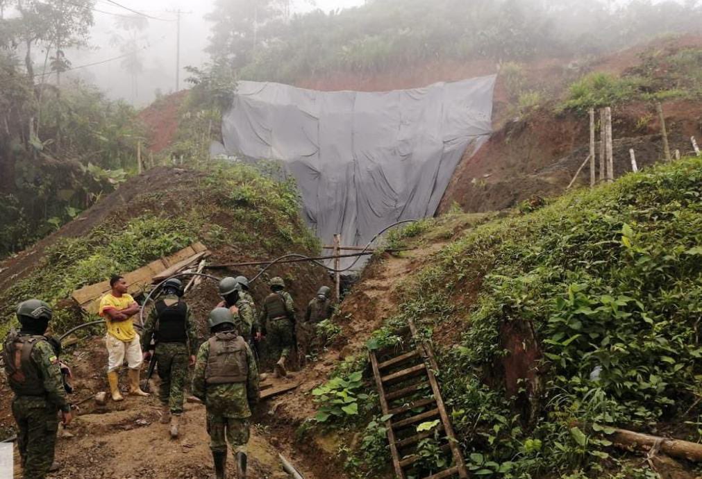 FF.AA. controlan la minería ilegal en Pucará