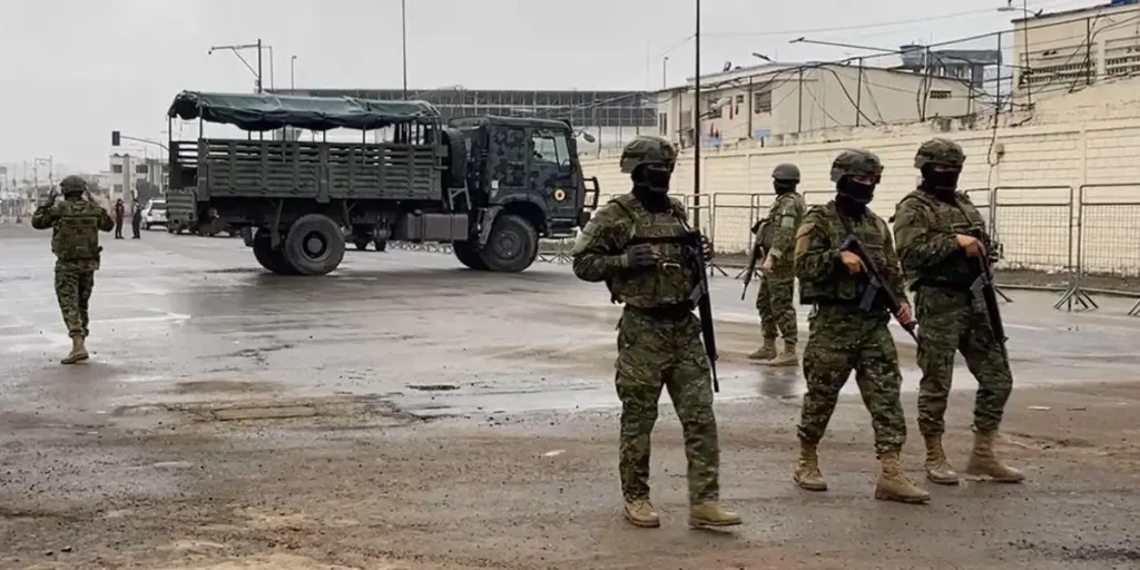 Cárcel de Machala amanece con 27 reos sin vida