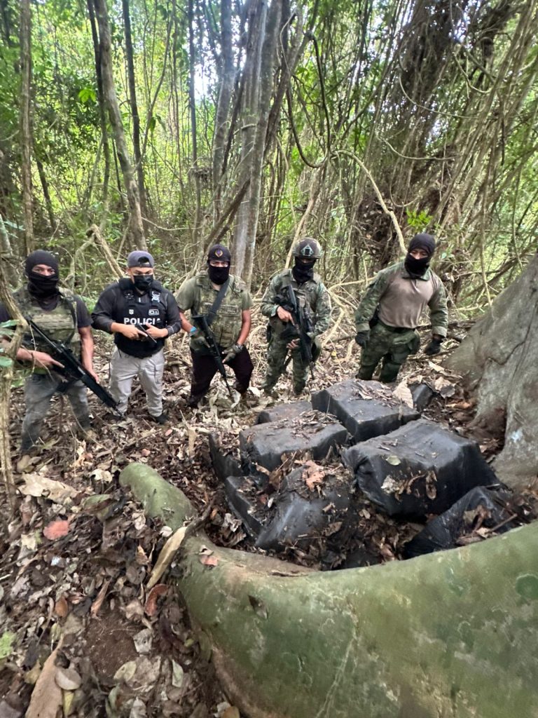 Fuerzas Armadas asesta duro golpe al narcotráfico en Muisne
